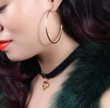 Load image into Gallery viewer, Love Choker